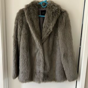 Forever 21 gray faux fur coat size small